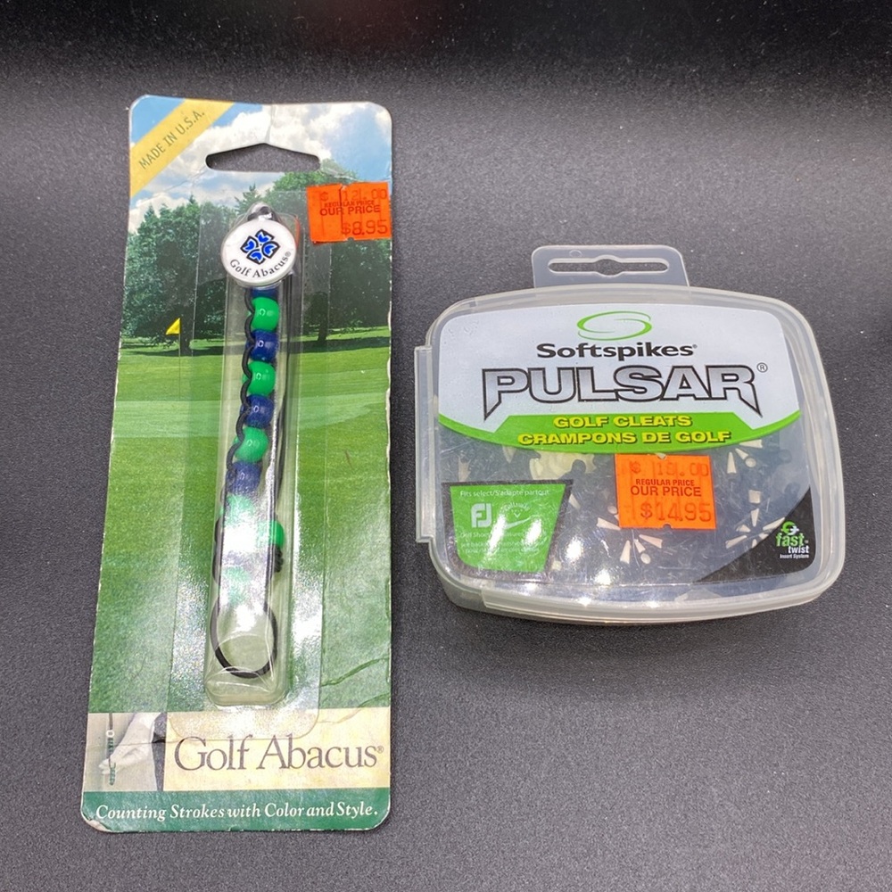 Softspikes PULSAR Golf Cleats (set of 18 cleats ) AND Golf Abacus